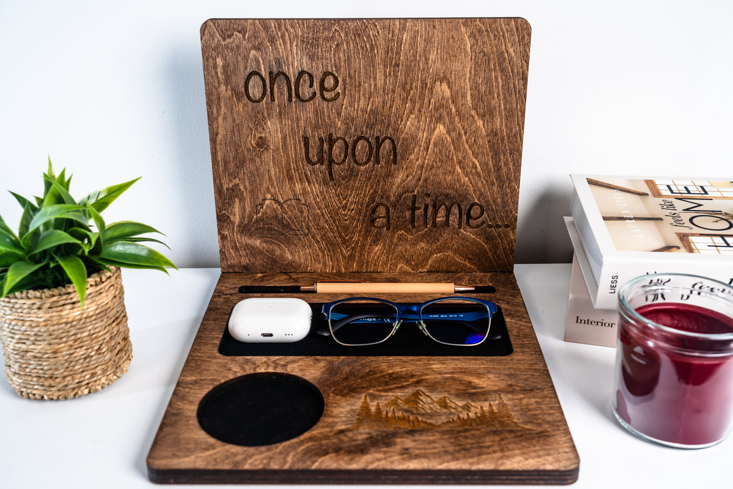 Дървена поставка за книга и аксесоари