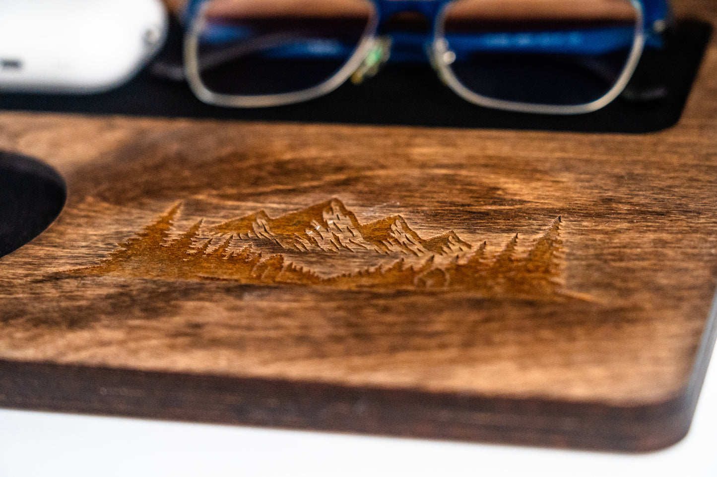 Дървена поставка за книга и аксесоари