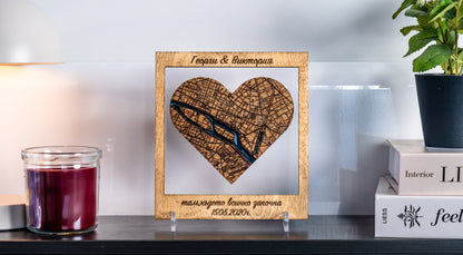 Персонализирана дървена рамка с форма на сърце