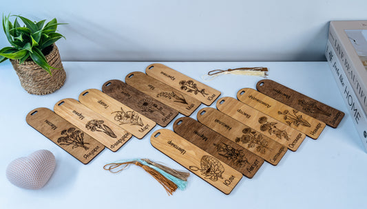 Дървени книгоразделители - Цветята на месеците